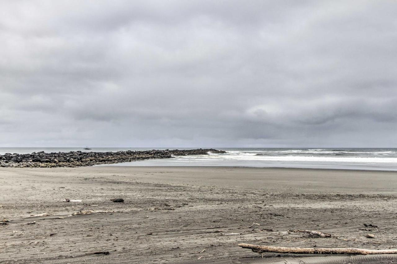 Ocean Shores House With Hot Tub - Walk To Beach Экстерьер фото